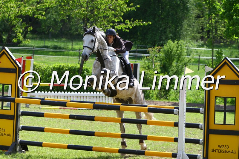 005M7053_M Springen x.JPG